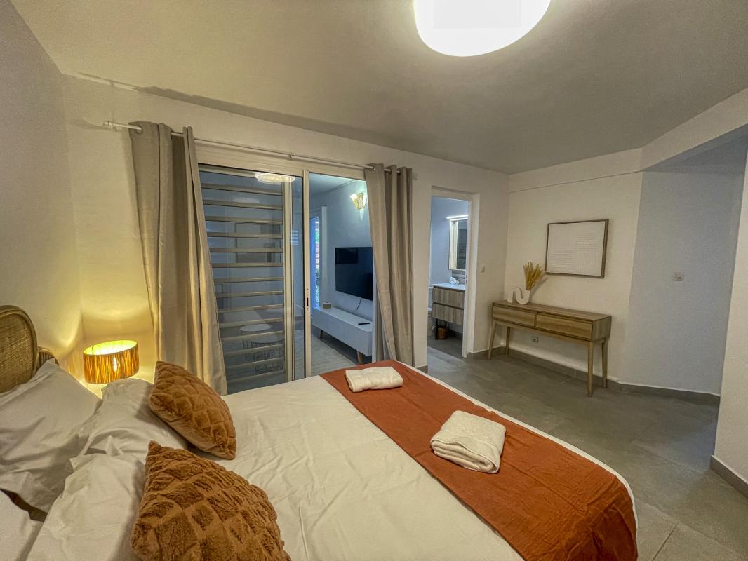 39.Location villa piscine vue mer Sainte Anne Guadeloupe_Chambre 5 Jardin